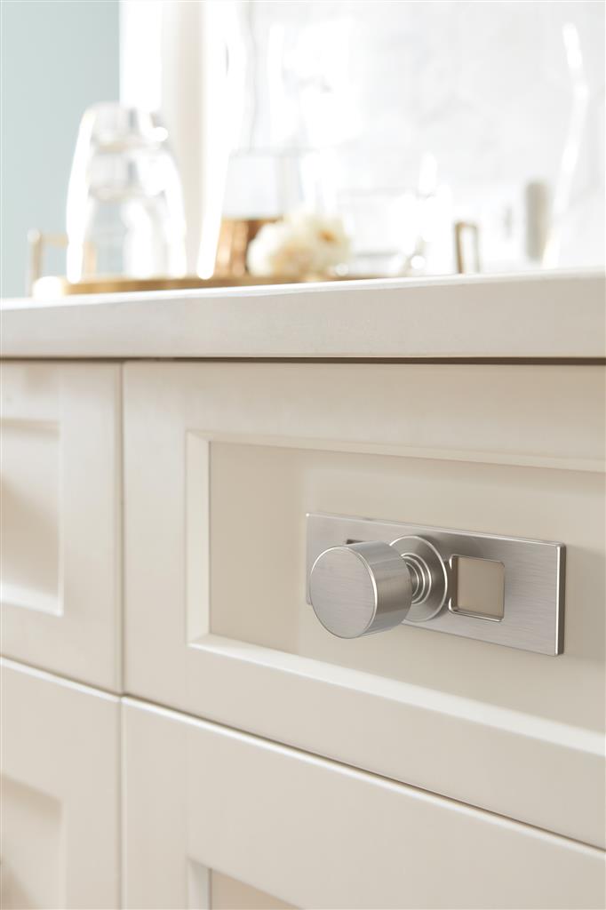 AMEROCK Medora 3-11/16" Rectangle Cabinet Knob Backplate in Satin Nickel