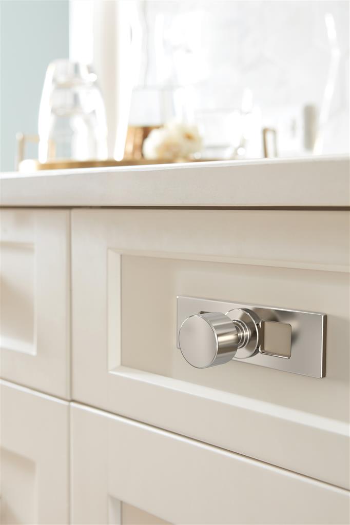 AMEROCK Medora 3-11/16" Rectangle Cabinet Knob Backplate in Polished Nickel