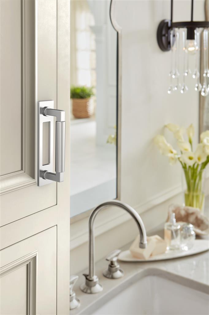 AMEROCK Medora Rectangle Cabinet Handle Backplate in Polished Chrome (+8 Sizes)