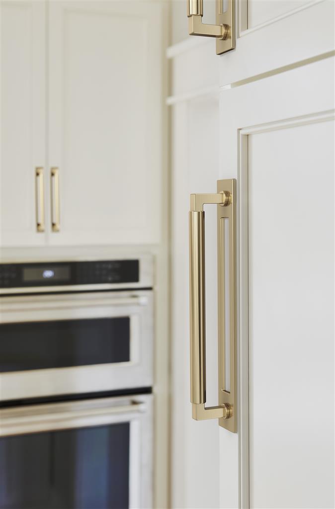 AMEROCK Medora Rectangle Cabinet Handle Backplate in Golden Champagne (+8 Sizes)