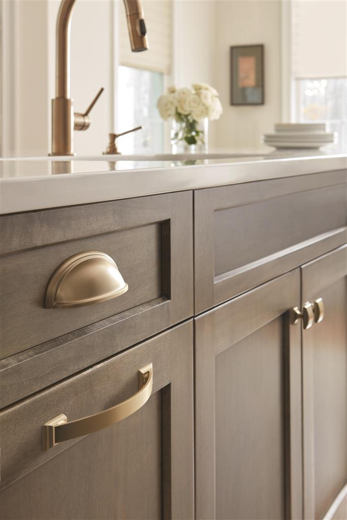 AMEROCK Candler Handle Cabinet Pull in Golden Champagne (+8 Sizes)