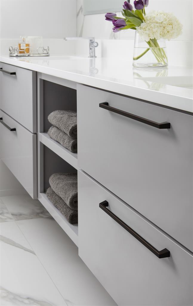 AMEROCK Blackrock Handle Cabinet Pull in Oil Rubbed Bronze (+7 Sizes)
