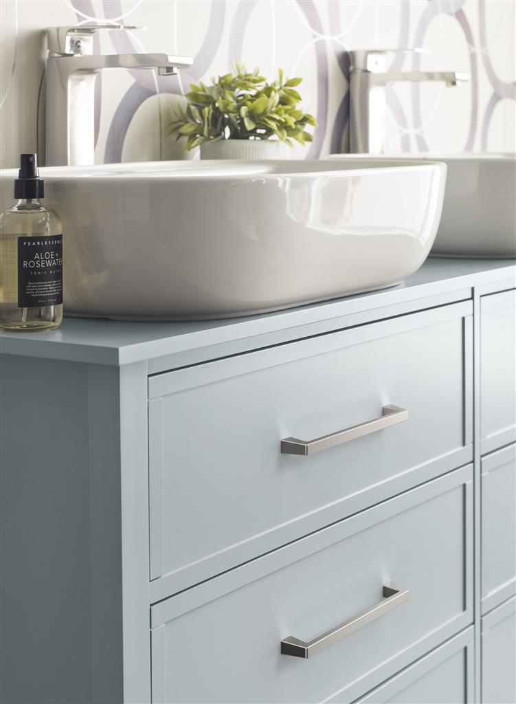 AMEROCK Blackrock Handle Cabinet Pull in Polished Chrome (+7 Sizes)