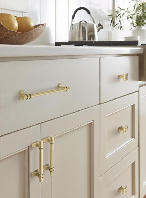 AMEROCK Davenport Handle Pull in Champagne Bronze (+8 Sizes)