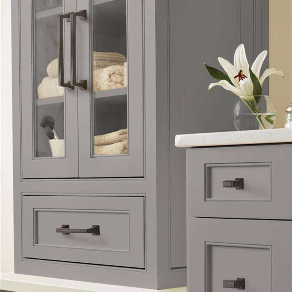 AMEROCK Mulholland in Black Bronze on Gray