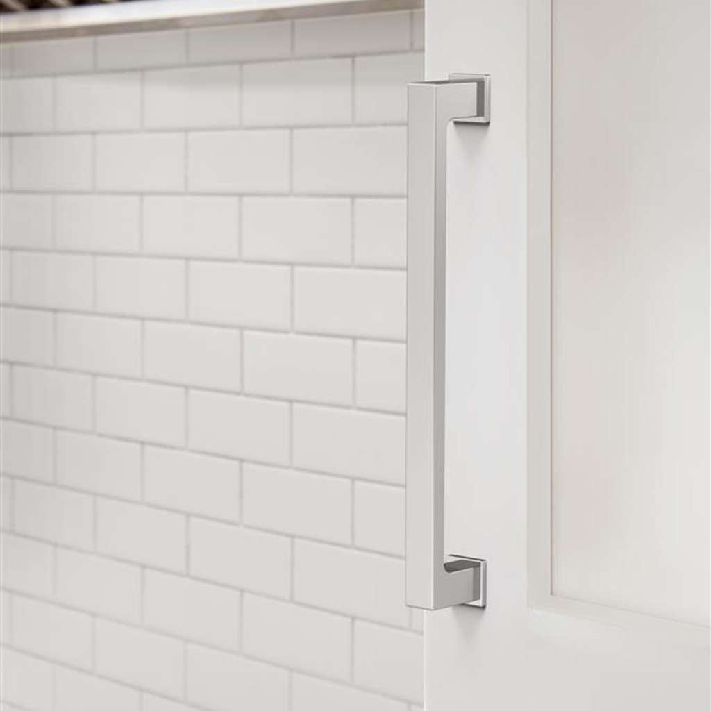 AMEROCK Bridgeport Cabinet Handle Pull in Polished Chrome 160mm BP3703326 Mounted