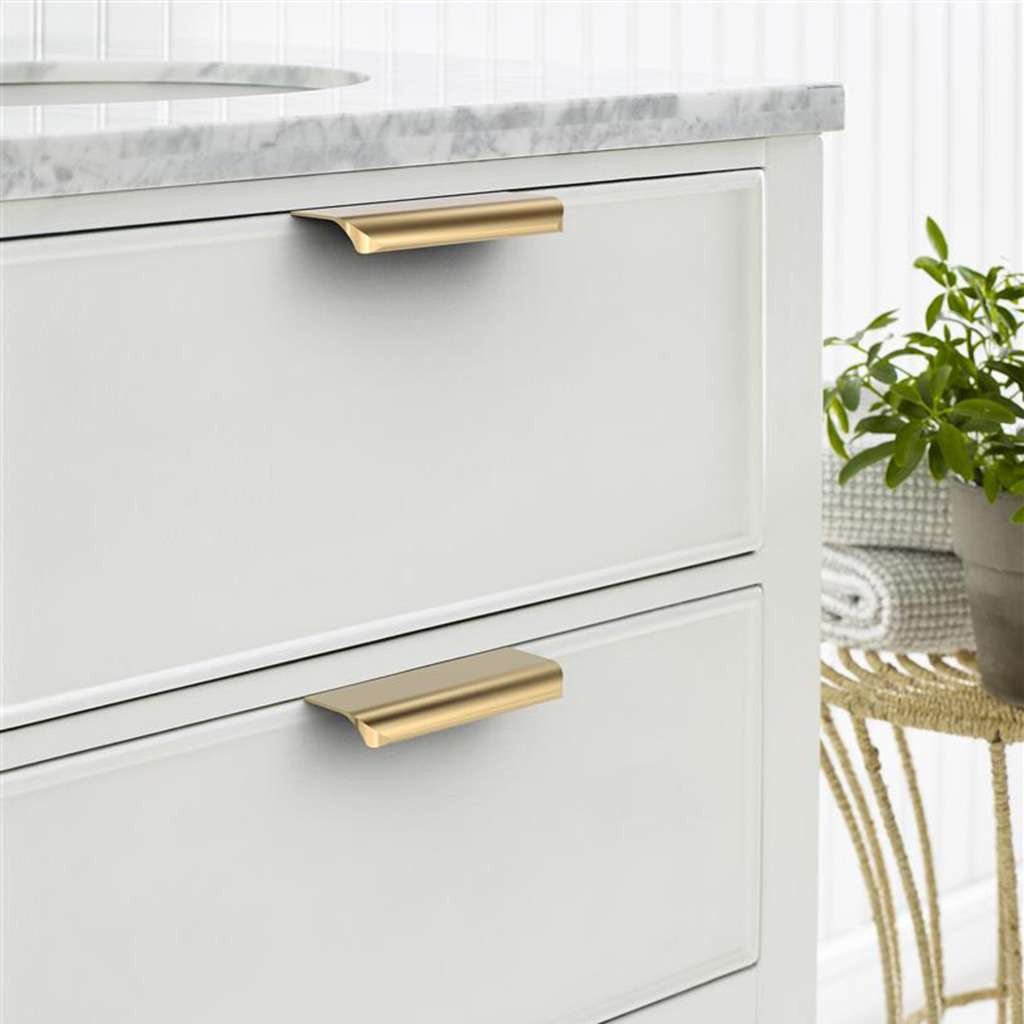 Amerock Streamline Tab Edge Pulls in Champagne Bronze 4" BP37202CZ Mounted