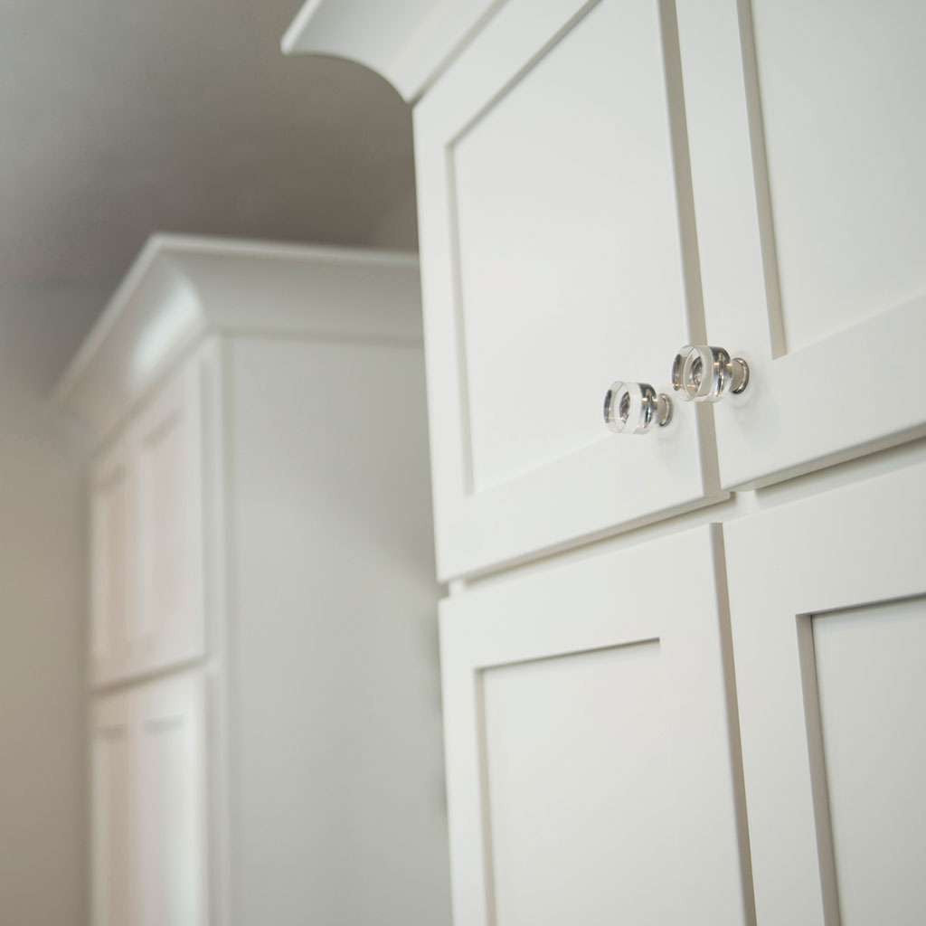 HICKORY Midway Round Cabinet Knob in Satin Nickel and Clear 1-1/4" P3709-CASN Display