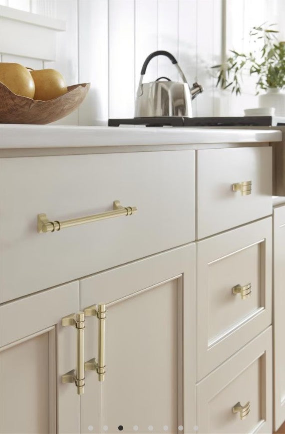 AMEROCK Davenport Handle Pull in Golden Champagne (+8 Sizes)