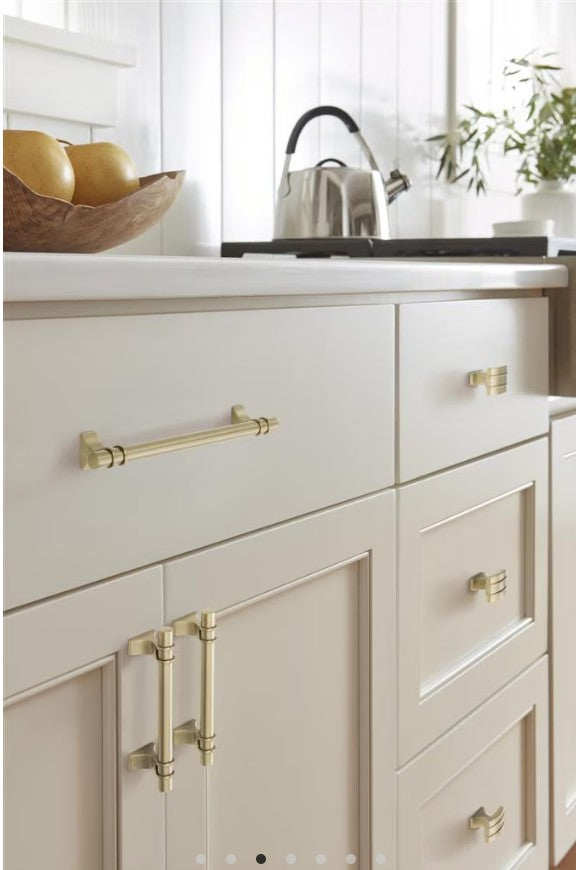 AMEROCK Davenport Handle Pull in Golden Champagne (+8 Sizes)