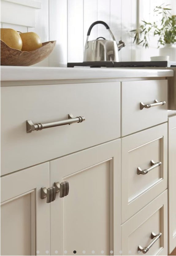 AMEROCK Davenport Handle Pull in Satin Nickel (+8 Sizes)