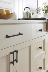 AMEROCK Davenport Handle Pull in Matte Black (+8 Sizes)