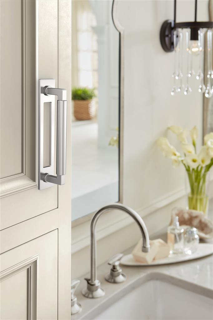 AMEROCK Medora Rectangle Cabinet Handle Backplate in Polished Chrome (+8 Sizes)