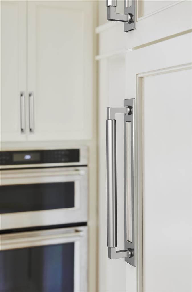 AMEROCK Medora Rectangle Cabinet Handle Backplate in Polished Chrome (+8 Sizes)