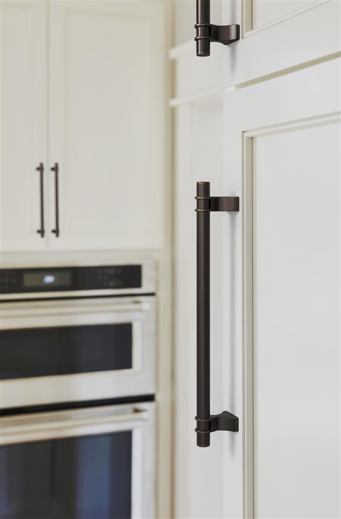 AMEROCK Davenport Handle Pull in Oil Rubbed Bronze (+8 Sizes)