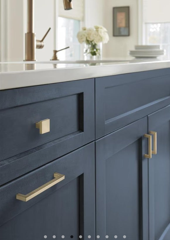 AMEROCK Monument Square Handle Pulls in Golden Champagne (+8 Sizes)