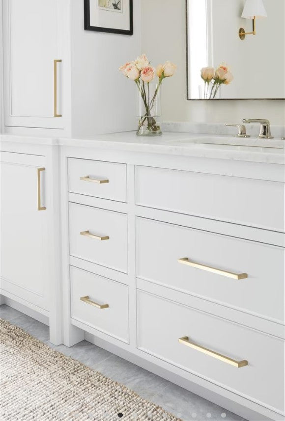 AMEROCK Monument Square Handle Pulls in Golden Champagne (+8 Sizes)