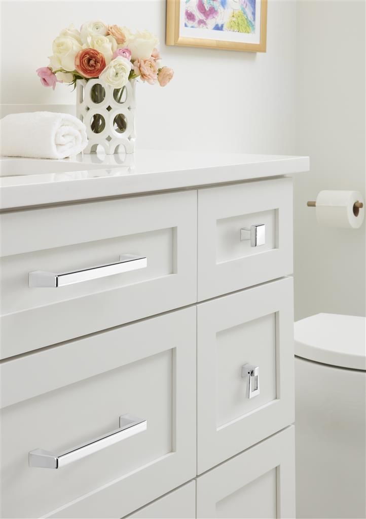 AMEROCK Blackrock Handle Cabinet Pull in Polished Chrome (+7 Sizes)