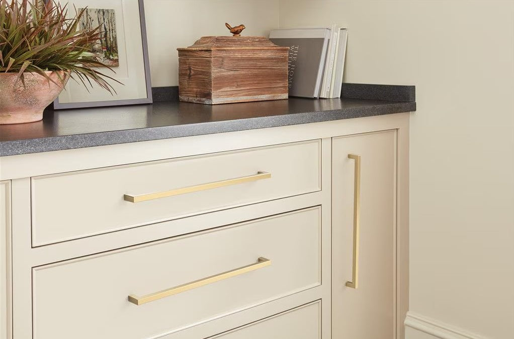 AMEROCK Monument Square Handle Pulls in Champagne Bronze (+8 Sizes)