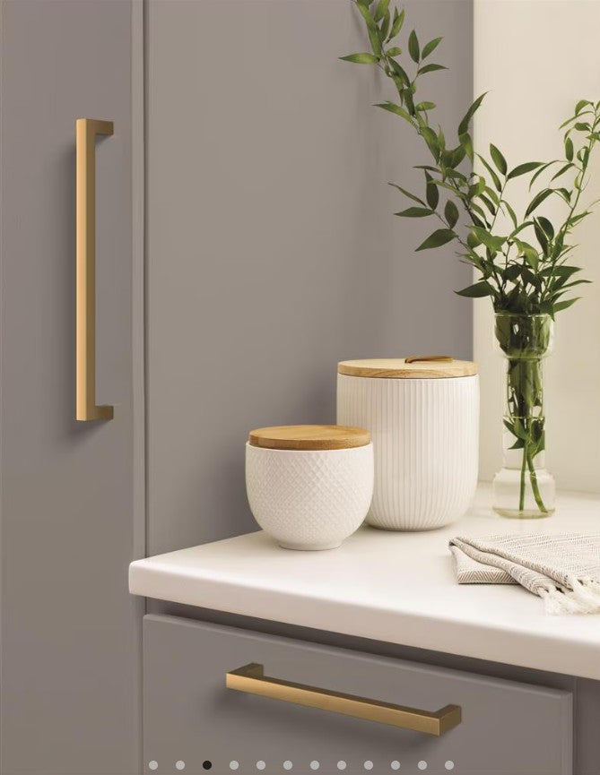 AMEROCK Monument Square Handle Pulls in Champagne Bronze (+8 Sizes)