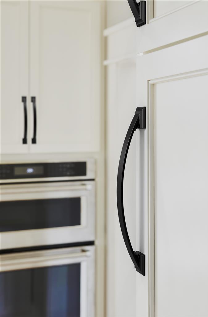 AMEROCK Candler Handle Cabinet Pull in Black Bronze (+8 Sizes)