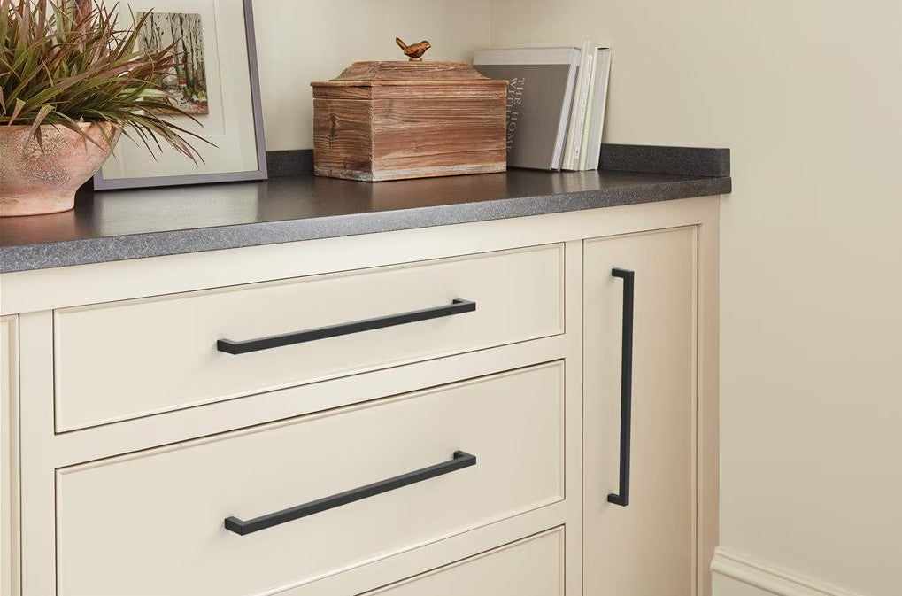 AMEROCK Monument Square Handle Pulls in Flat Black (+8 Sizes)