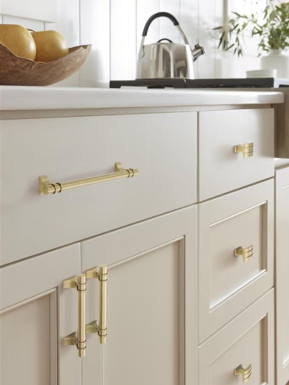 AMEROCK Davenport Handle Pull in Champagne Bronze (+8 Sizes)