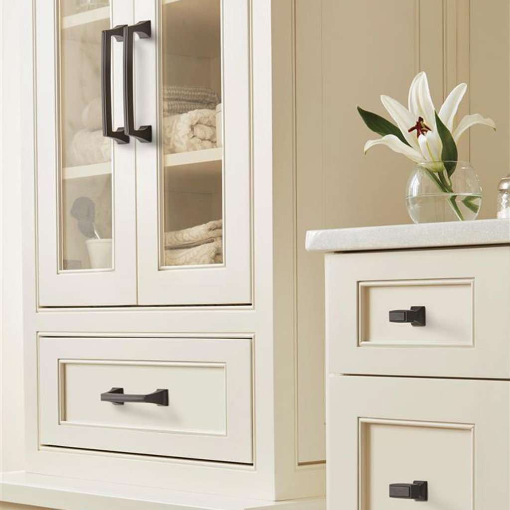 AMEROCK Mulholland in Black Bronze on Cream