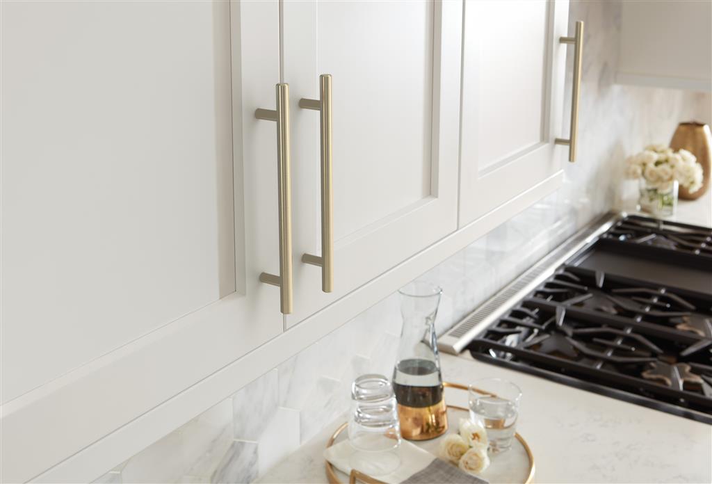AMEROCK Bar Pulls Cabinet Handle in Golden Champagne (+13 Sizes)