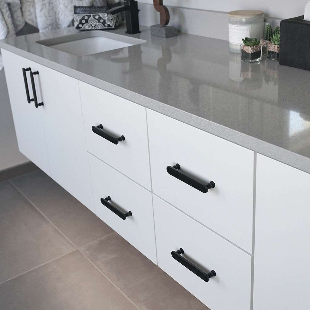 Belwith Keeler Anders in Matte Black on White