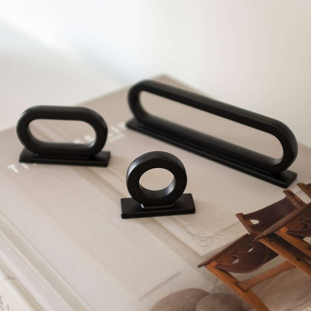 Belwith Keeler corsa matte black collection