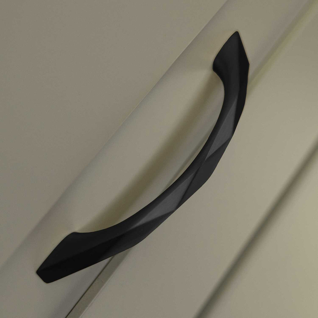 HICKORY Karat 5-1/16" Center to Center Handle Cabinet Pull - Matte Black H077842-MB