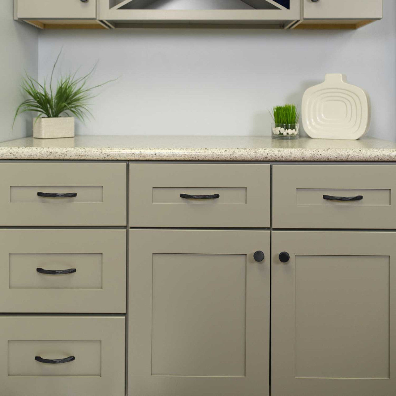 HICKORY Karat Cabinetry Matte Black