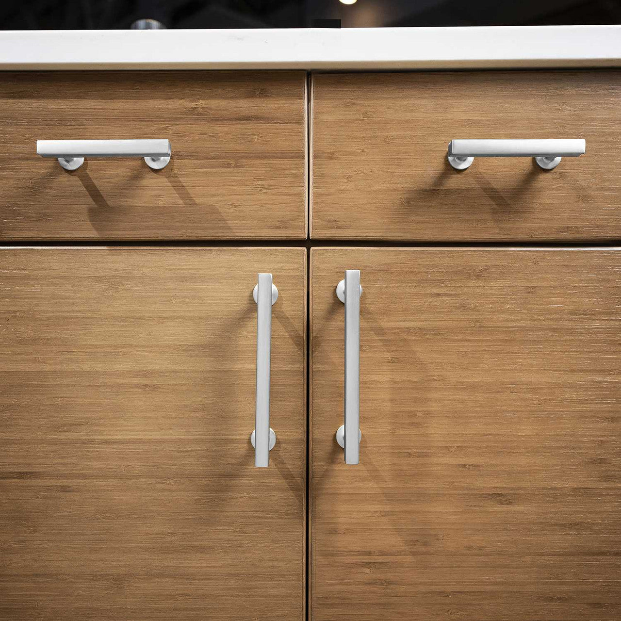 HICKORY Woodward Cabinet Display Chrome