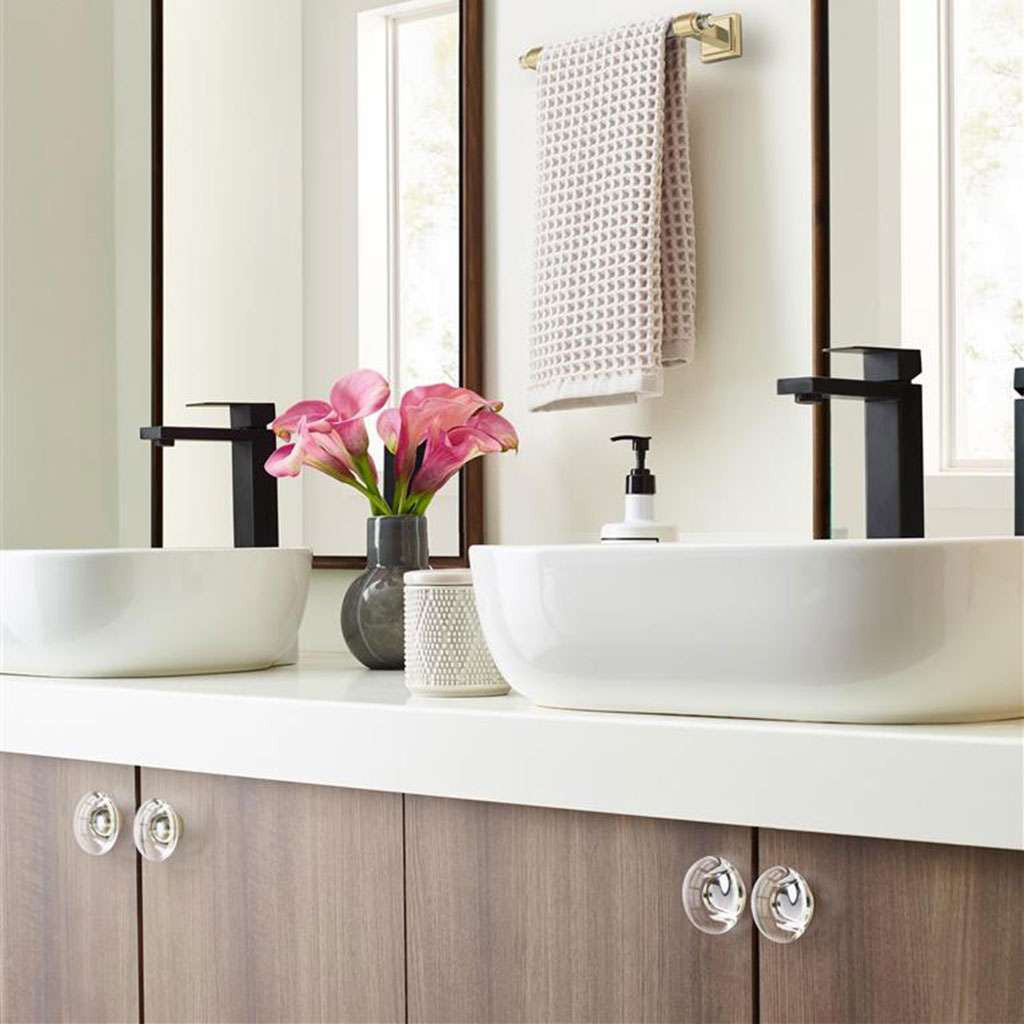 AMEROCK Glacio 1-3/4" Diameter Glass Cabinet Knob in Clear and Golden Champagne BP36652CG10 in Bathroom