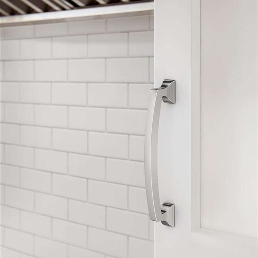 AMEROCK Incisive Cabinet Handle Pull in Polished Chrome 128mm BP3712226 Mounted