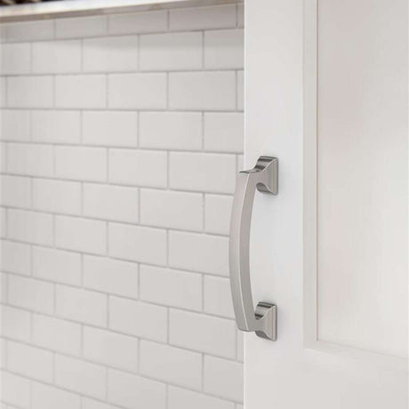 AMEROCK Incisive Cabinet Handle Pull in Satin Nickel 96mm BP37121G10 Mounted