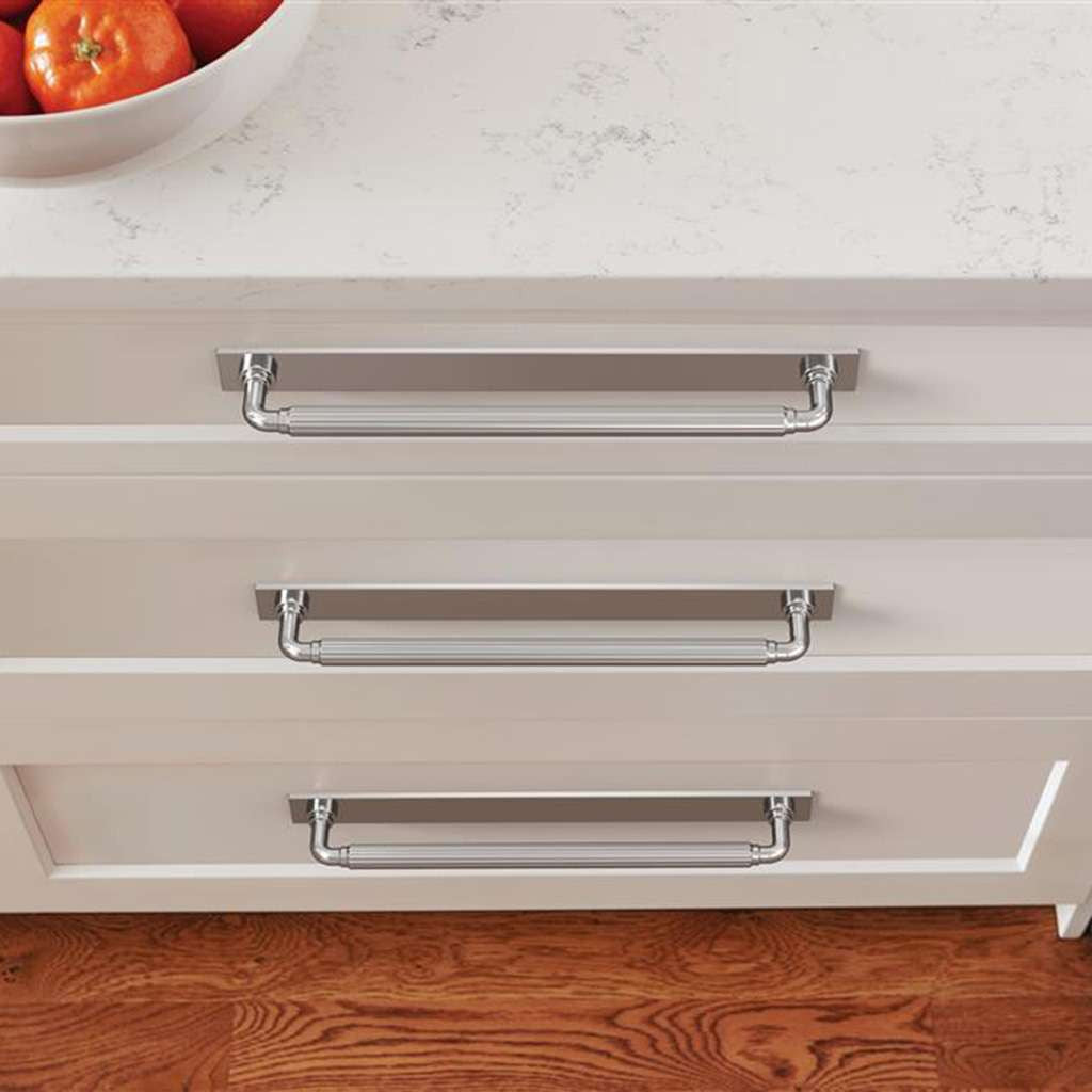 AMEROCK Ladera Rectangle Cabinet Handle Backplate in Polished Chrome 256mm BP3776726 Mounted