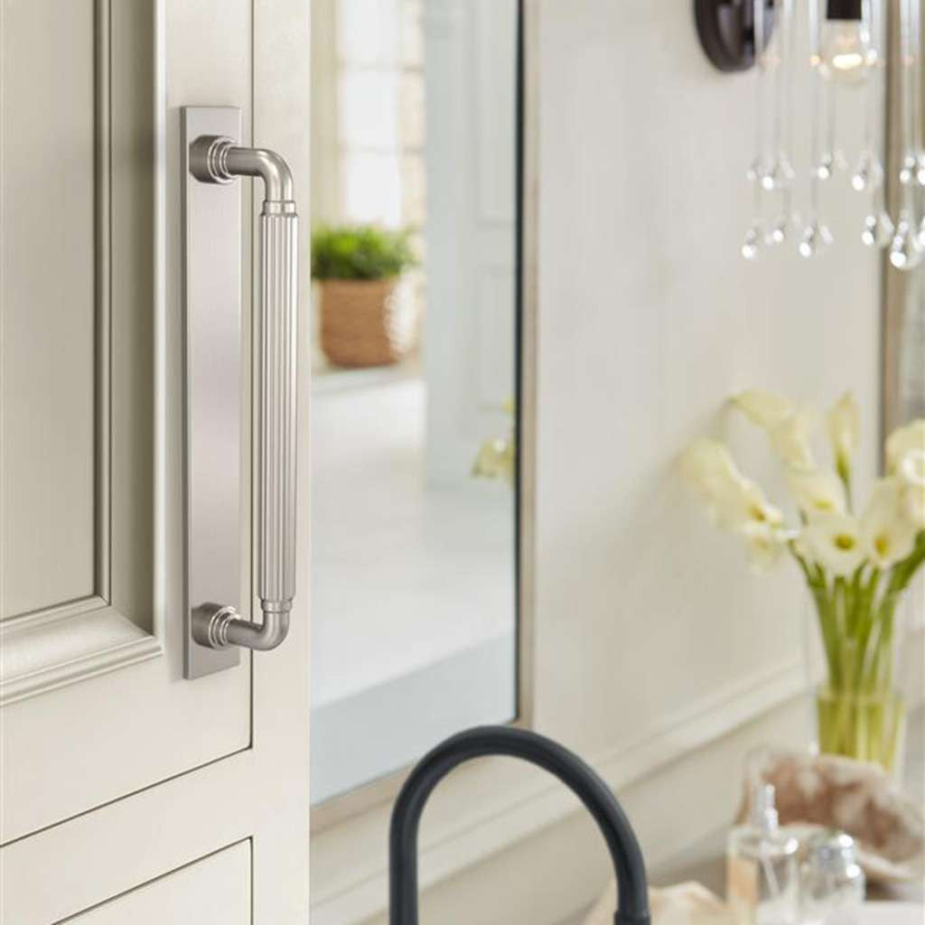 AMEROCK Ladera Rectangle Cabinet Handle Backplate in Satin Nickel 160mm BP37764G10 Mounted