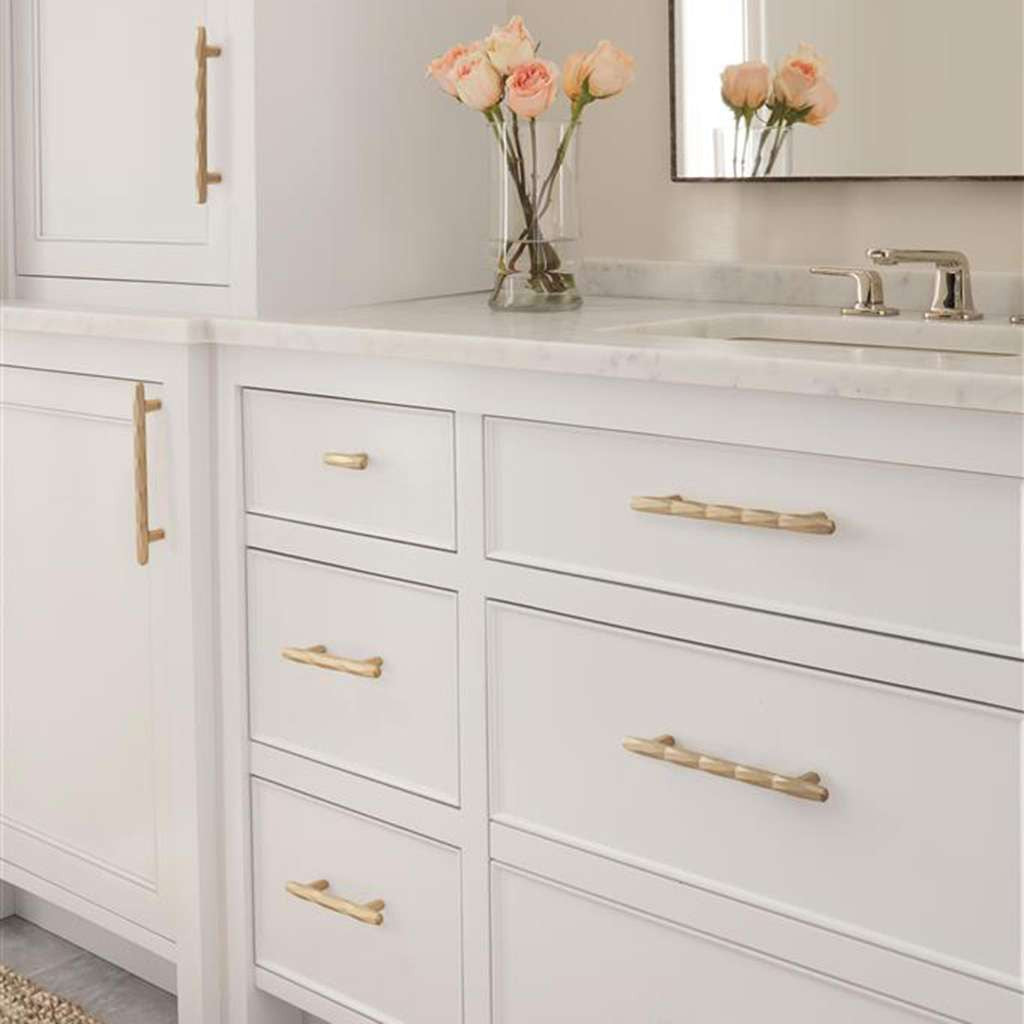 AMEROCK St. Vincent Geometric Bar Pulls in Golden Champagne 96mm BP36643BBZ Mounted