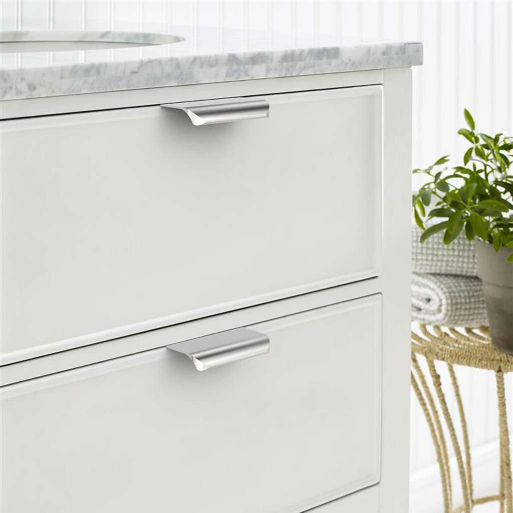 Amerock Streamline Tab Edge Pulls in Chrome 3" BP3720126 Mounted