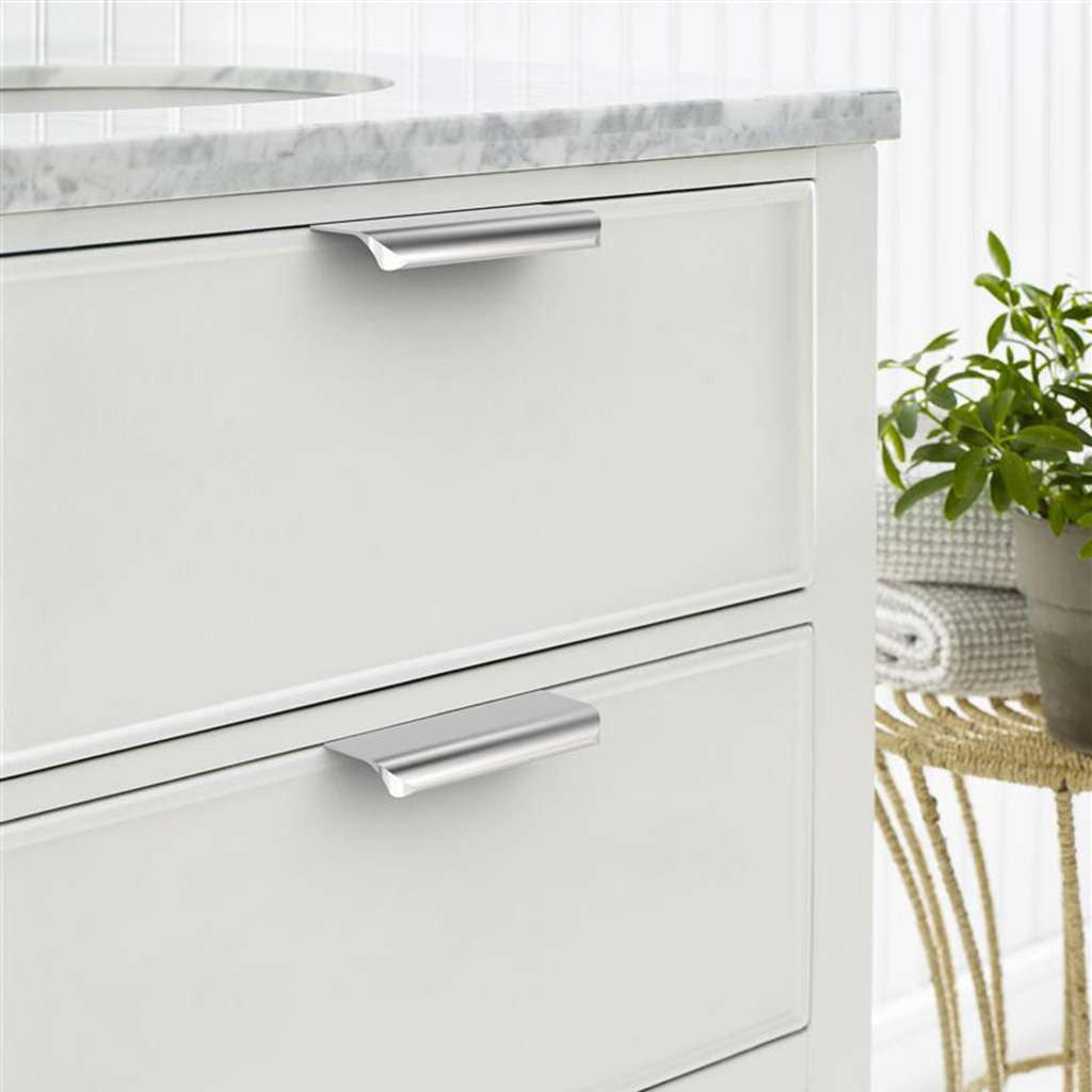 Amerock Streamline Tab Edge Pulls in Chrome 4" BP3720226 Mounted