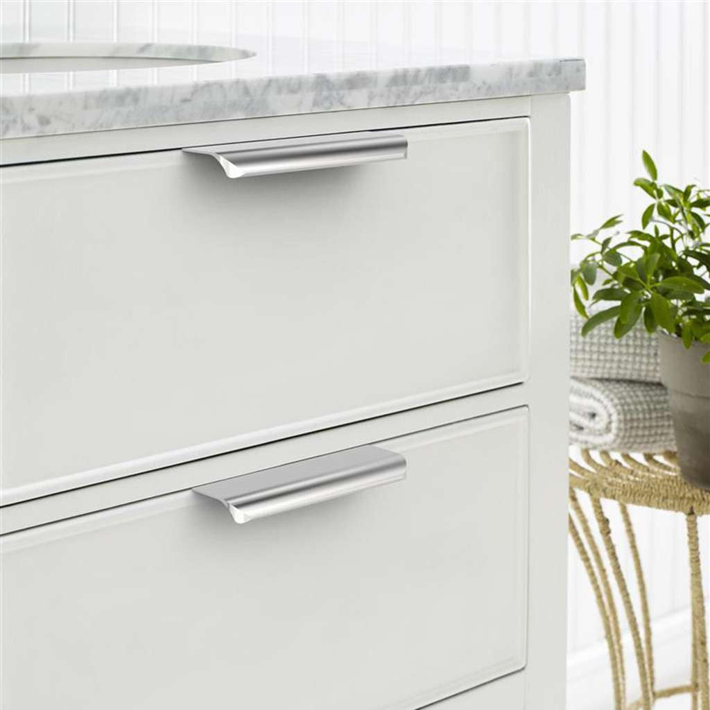 Amerock Streamline Tab Edge Pulls in Chrome 5" BP3720326 Mounted