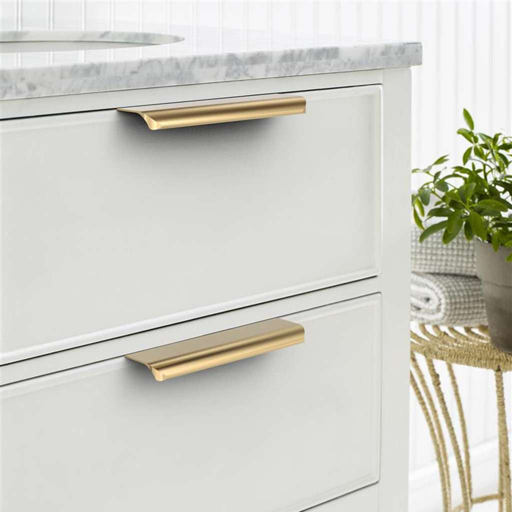 Amerock Streamline Tab Edge Pulls in Champagne Bronze 6" BP37204CZ Mounted