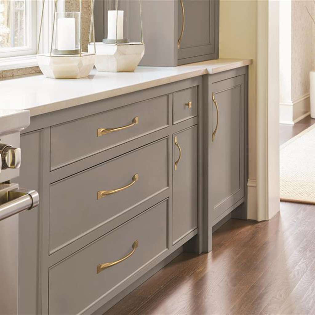 Amerock Uprise Curved Handle Pull in Champagne Bronze 224mm BP36920CZ Mounted