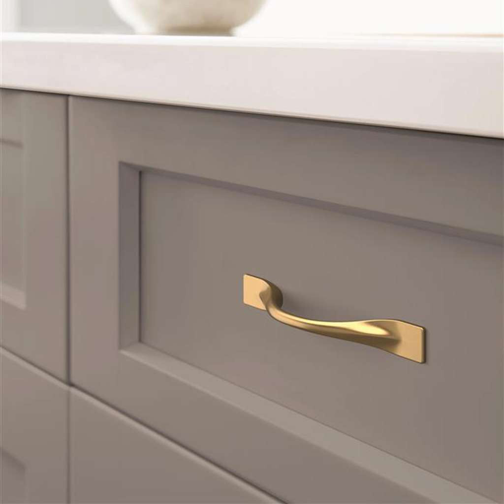 Amerock Uprise Curved Handle Pull in Champagne Bronze 96mm BP36917CZ Mounted