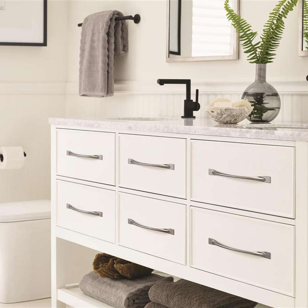 Amerock Uprise Curved Handle Pull in Polished Chrome 224mm BP3692026 Mounted