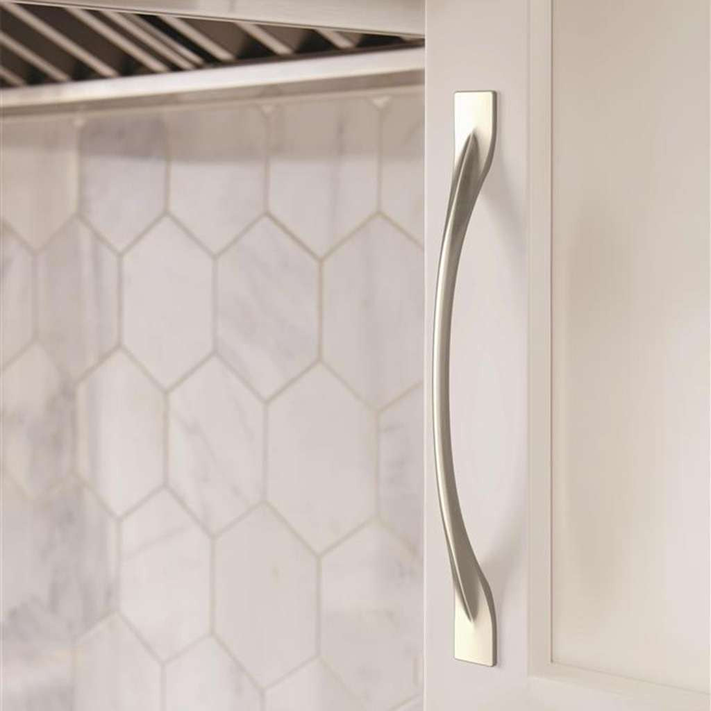 Amerock Uprise Curved Handle Pull in Satin Nickel 192mm BP36919G10 Mounted