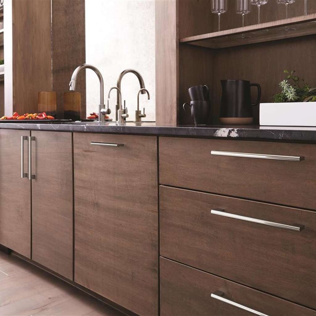 AMEROCK Versa Handle Cabinet Pull in Polished Chrome 160mm BP3691426 Mounted