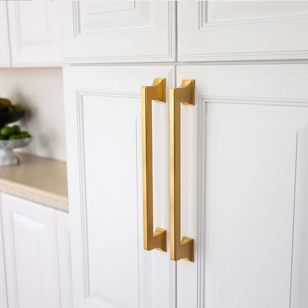 BELWITH KEELER Brownstone Handle Cabinet Pulls in Brushed Golden Brass 224mm B077464-BGB Display